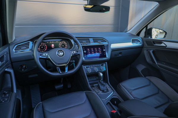Volkswagen Tiguan 1.4 TSI ACT Highline Business | PANO | MEMORY | 360 | ELEK TREKHAAK | KEYLESS | STOELVERW | ELEK KOFFERKLEP |