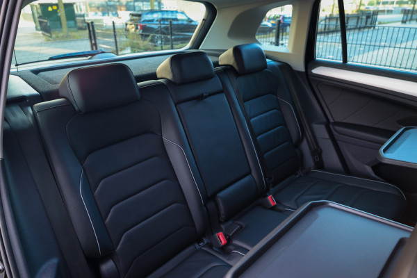 Volkswagen Tiguan 1.4 TSI ACT Highline Business | PANO | MEMORY | 360 | ELEK TREKHAAK | KEYLESS | STOELVERW | ELEK KOFFERKLEP |