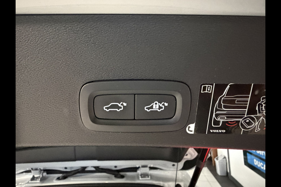 Volvo XC40 1.5 T3 Inscription Leer /Trekhaak / Camera