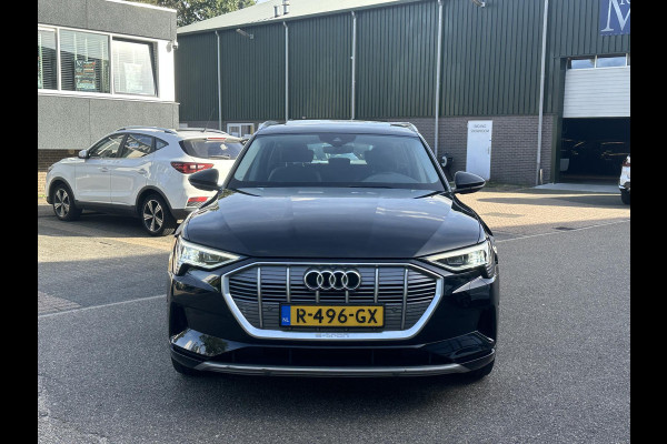 Audi e-tron 55 quattro Advanced edition Plus 95 kWh SOH 93% | MEM. STOEL | ELEK. STOELEN | ACHTERUITRIJ CAMERA | STOEL VERWARMING | 21'' WIELEN | RIJKLAAR MET 12 MND BOVAG GARANTIE | AFNM. TREKHAAK | PANO | SCHUIFDAK |