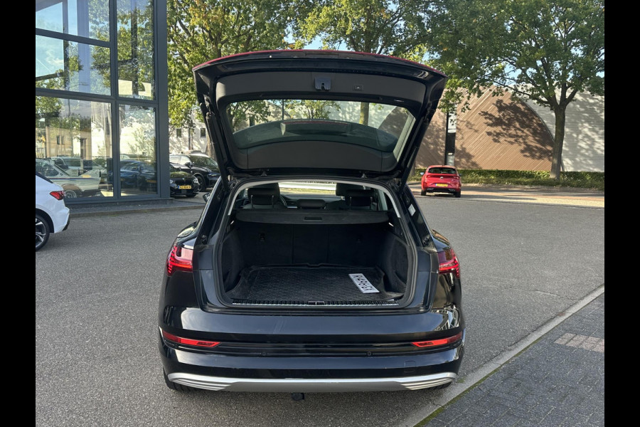 Audi e-tron 55 quattro Advanced edition Plus 95 kWh SOH 93% | MEM. STOEL | ELEK. STOELEN | ACHTERUITRIJ CAMERA | STOEL VERWARMING | 21'' WIELEN | RIJKLAAR MET 12 MND BOVAG GARANTIE | AFNM. TREKHAAK | PANO | SCHUIFDAK |