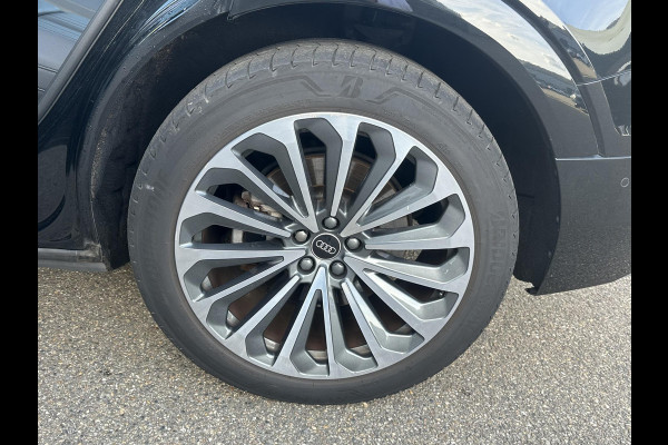 Audi e-tron 55 quattro Advanced edition Plus 95 kWh SOH 93% | MEM. STOEL | ELEK. STOELEN | ACHTERUITRIJ CAMERA | STOEL VERWARMING | 21'' WIELEN | RIJKLAAR MET 12 MND BOVAG GARANTIE | AFNM. TREKHAAK | PANO | SCHUIFDAK |