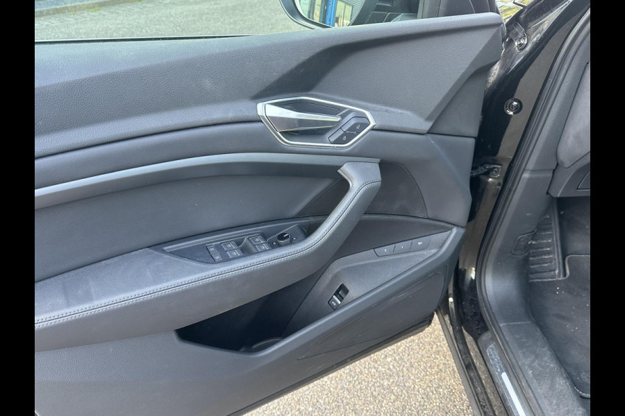 Audi e-tron 55 quattro Advanced edition Plus 95 kWh SOH 93% | MEM. STOEL | ELEK. STOELEN | ACHTERUITRIJ CAMERA | STOEL VERWARMING | 21'' WIELEN | RIJKLAAR MET 12 MND BOVAG GARANTIE | AFNM. TREKHAAK | PANO | SCHUIFDAK |