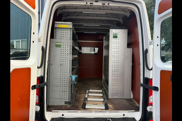Volkswagen Crafter 35 2.0 TDI 140PK L3H3 RWD / Trekhaak / Imperiaal / App connect / Camera / Laadruimte inrichting