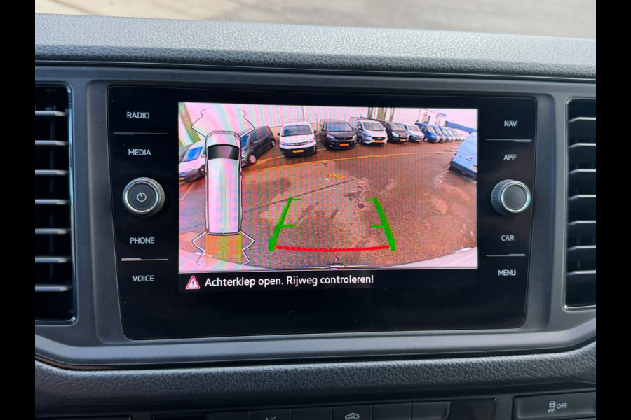 Volkswagen Crafter 35 2.0 TDI 140PK L3H3 RWD / Trekhaak / Imperiaal / App connect / Camera / Laadruimte inrichting