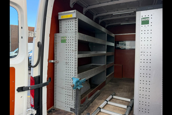 Volkswagen Crafter 35 2.0 TDI 140PK L3H3 RWD / Trekhaak / Imperiaal / App connect / Camera / Laadruimte inrichting