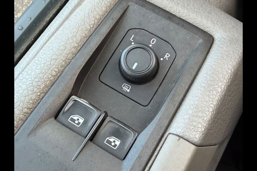 Volkswagen Crafter 35 2.0 TDI 140PK L3H3 RWD / Trekhaak / Imperiaal / App connect / Camera / Laadruimte inrichting
