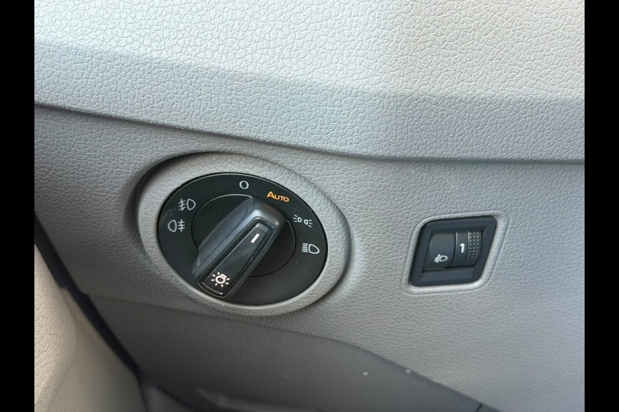 Volkswagen Crafter 35 2.0 TDI 140PK L3H3 RWD / Trekhaak / Imperiaal / App connect / Camera / Laadruimte inrichting