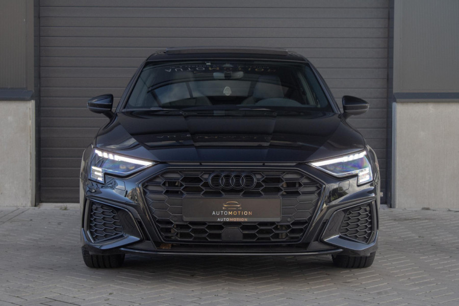 Audi A3 Sportback 45TFSIe S-line Competition PANO MATRIX CAMERA SFEER STOELVERWERWARMING