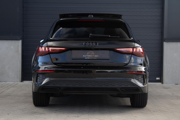 Audi A3 Sportback 45TFSIe S-line Competition PANO MATRIX CAMERA SFEER STOELVERWERWARMING