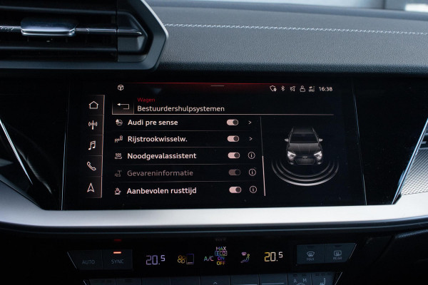 Audi A3 Sportback 45TFSIe S-line Competition PANO MATRIX CAMERA SFEER STOELVERWERWARMING