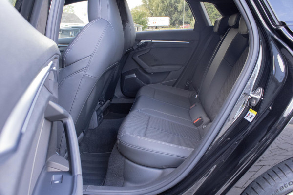 Audi A3 Sportback 45TFSIe S-line Competition PANO MATRIX CAMERA SFEER STOELVERWERWARMING