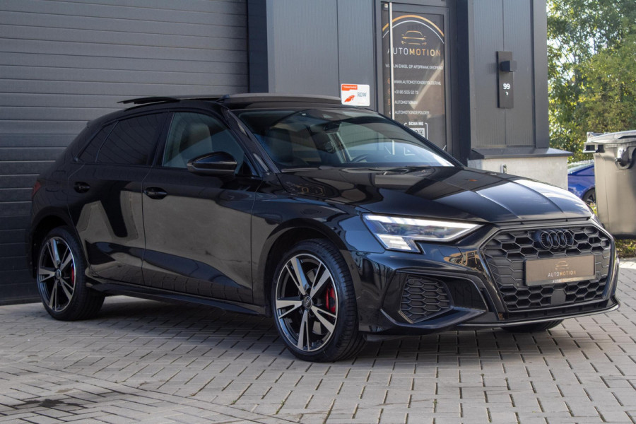 Audi A3 Sportback 45TFSIe S-line Competition PANO MATRIX CAMERA SFEER STOELVERWERWARMING