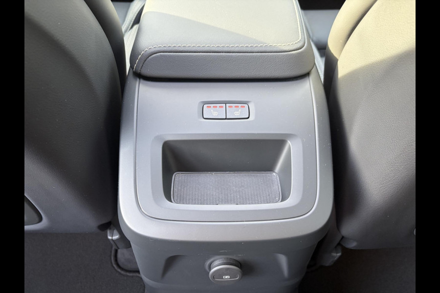 Volvo XC60 2.0 T8 Plug-in hybrid AWD Plus Black Edition FULL OPTIONS| ELEK. TREKHAAK| LUCHTVERING!| PANO| BOWERS EN WILKINS| MEMORY STOELEN| 360 CAMERA| STOEL + STUURVERWARMING| ACHTERBANK VERWARMD|