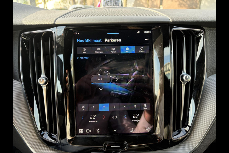 Volvo XC60 2.0 T8 Plug-in hybrid AWD Plus Black Edition FULL OPTIONS| ELEK. TREKHAAK| LUCHTVERING!| PANO| BOWERS EN WILKINS| MEMORY STOELEN| 360 CAMERA| STOEL + STUURVERWARMING| ACHTERBANK VERWARMD|