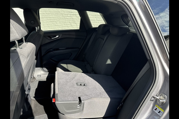 Audi Q4 e-tron 45 S Edition 82 kWh Trekhaak Adaptive cruise Camera 21 inch Velgen