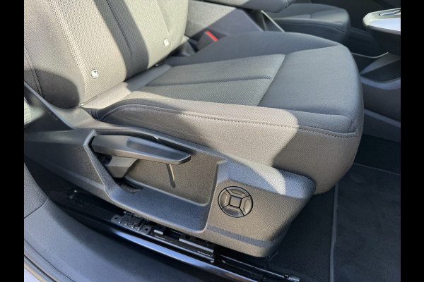 Audi Q4 e-tron 45 S Edition 82 kWh Trekhaak Adaptive cruise Camera 21 inch Velgen