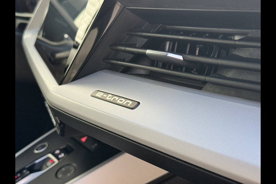 Audi Q4 e-tron 45 S Edition 82 kWh Trekhaak Adaptive cruise Camera 21 inch Velgen