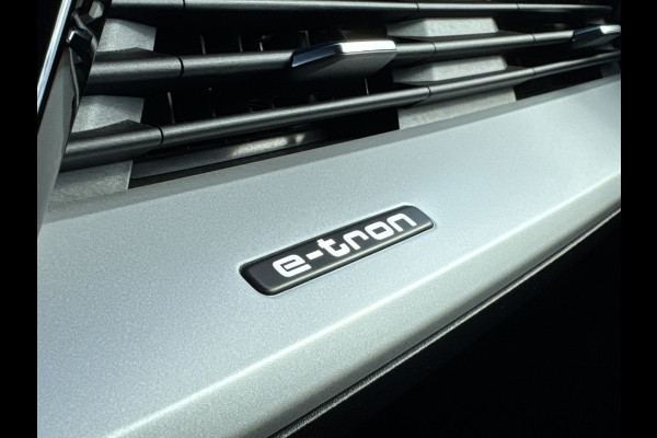 Audi Q4 e-tron 45 S Edition 82 kWh Trekhaak Adaptive cruise Camera 21 inch Velgen