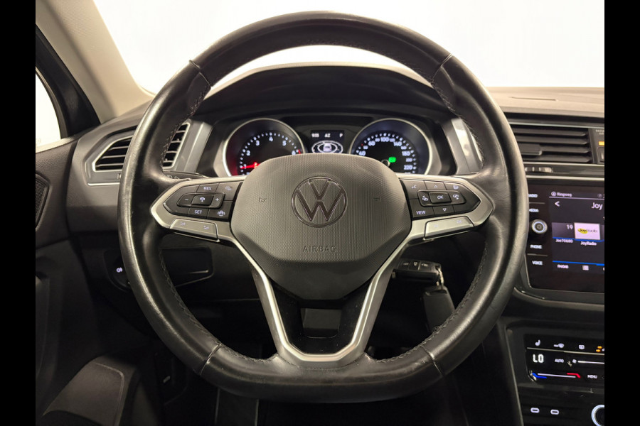 Volkswagen Tiguan 1.5 TSI Life Business*Automaat*Stoelverwarming*Camera*PDC*Navi*Cruise-Control*