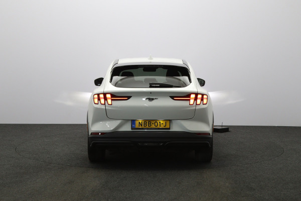 Ford Mustang Mach-E RWD 75 kWh 260 PK, SOH 92 %, Camera, Carplay, Adap. Cruise Control, Winterpakket