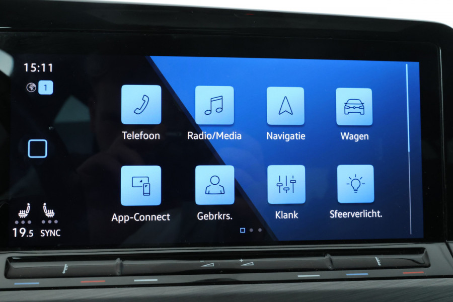 Volkswagen Golf 1.5 eTSI R-Line Panorama, Automaat, Stoel/stuurverwarming