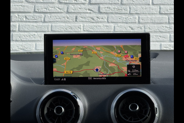 Audi Q2 35 TFSI Pro Line Digitaal dashoard Camera CarPlay Keyless Clima Cruise
