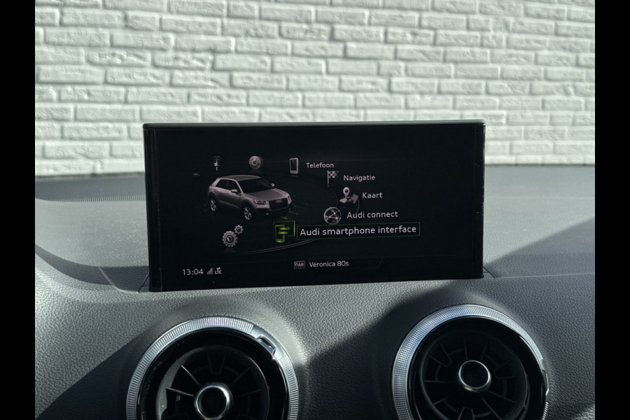 Audi Q2 35 TFSI Pro Line Digitaal dashoard Camera CarPlay Keyless Clima Cruise