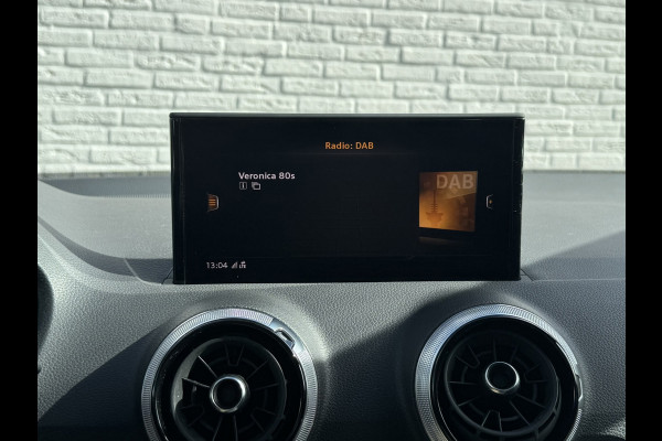 Audi Q2 35 TFSI Pro Line Digitaal dashoard Camera CarPlay Keyless Clima Cruise