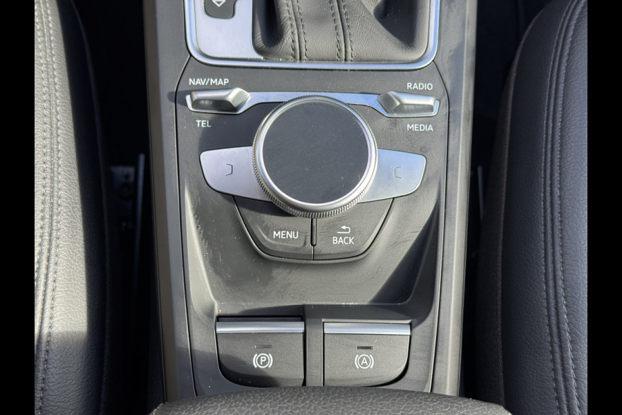 Audi Q2 35 TFSI Pro Line Digitaal dashoard Camera CarPlay Keyless Clima Cruise