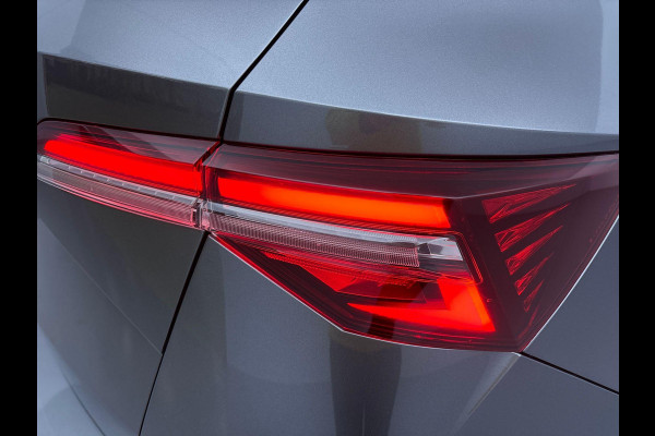 Škoda Karoq 1.5 TSI ACT Sportline Business 150 pk Automaat (DSG) | Verlengde garantie | Navigatie via App | Parkeersensoren | Achteruitrijcamera | Adaptieve cruise control | Stoelverwarming v/a | Verwarmde voorruit |