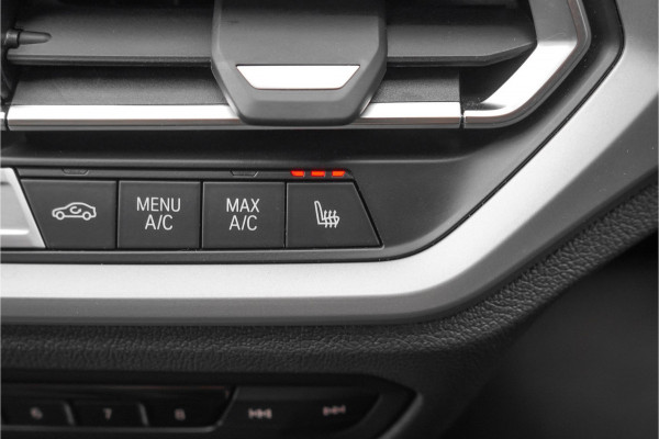 BMW 3 Serie Touring 330e ACC Laser HUD Keyless Camera 18"