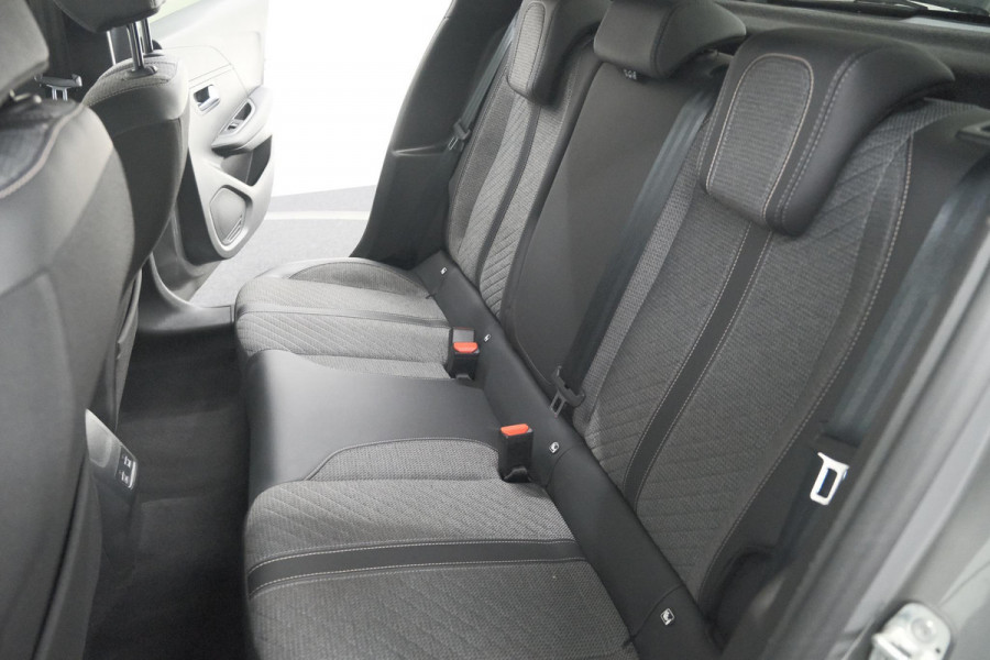 Peugeot 208 PureTech 100 Allure | Apple Carplay | Parkeersensoren | Climate Control