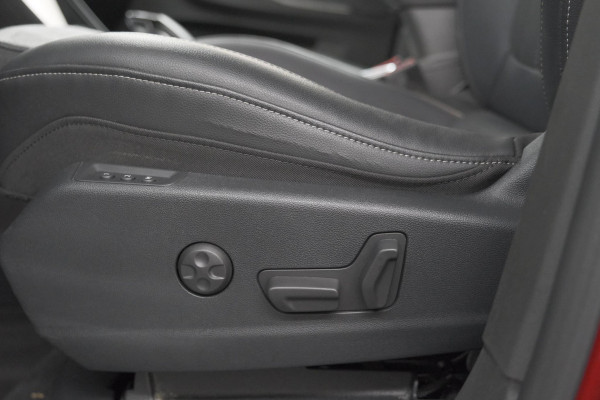 Opel Grandland 1.6 Turbo Plug-In Hybrid 300 4x4 Ultimate | Trekhaak | Elektrische Kofferklep | 360 Camera | Adaptieve Cruise Control | Pack Leder