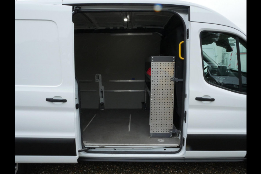 Ford Transit 2,0EcoBlue 130PK L3H2 Airco Camera Cruise control