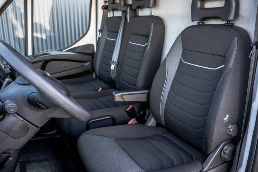 Iveco Daily 3.0L 40C18 | N1 | L4H2 | Cruise | Volledig Ingericht | Airco | Trekhaak | Imperiaal