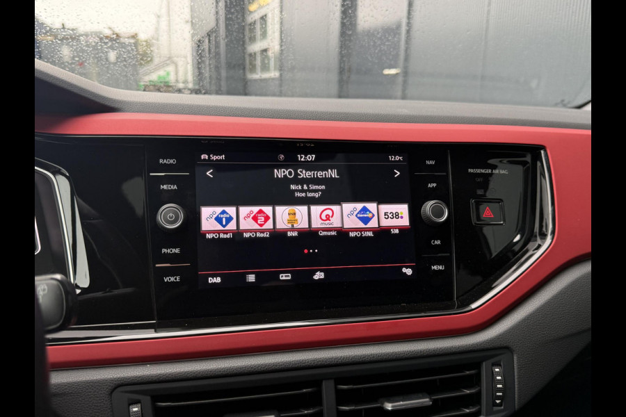 Volkswagen Polo 2.0 TSI GTI 17"/Panoramadak/Stoelverwarming/Keyless/Virtual cockpit/Adaptieve cruise/Camera/IQ Light/PDC v+a/Apple Carplay & Android Auto