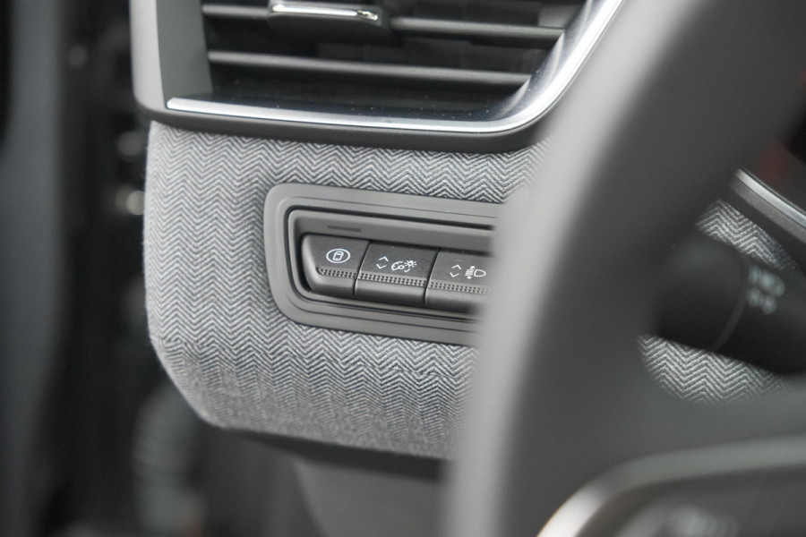 Renault Clio TCe 90 GPF techno | 360 Camera | 9.3 Inch Grootscherm | Apple Carplay