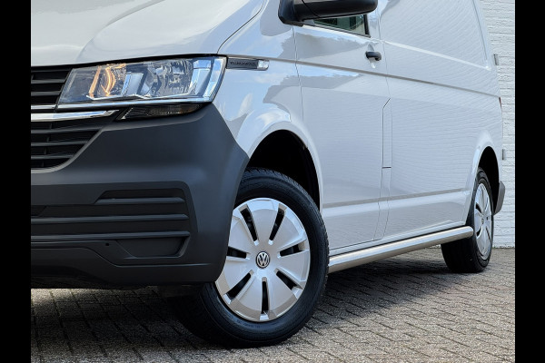Volkswagen Transporter 2.0 TDI L2H3 28 Comfortline Carplay Cruise Navigatie Airco Trekhaak 3 Zitplaatsen