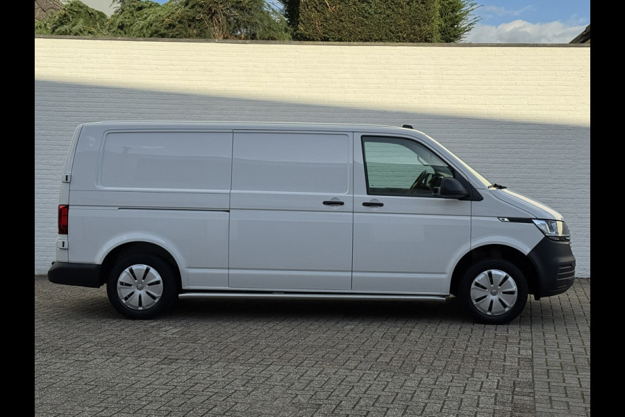 Volkswagen Transporter 2.0 TDI L2H3 28 Comfortline Carplay Cruise Navigatie Airco Trekhaak 3 Zitplaatsen