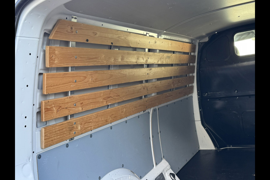Volkswagen Transporter 2.0 TDI L2H3 28 Comfortline Carplay Cruise Navigatie Airco Trekhaak 3 Zitplaatsen