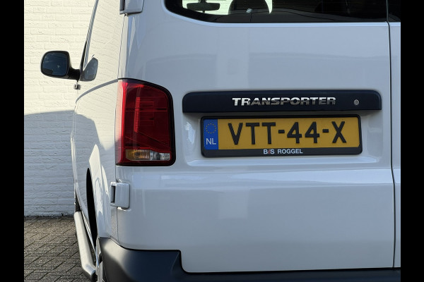 Volkswagen Transporter 2.0 TDI L2H3 28 Comfortline Carplay Cruise Navigatie Airco Trekhaak 3 Zitplaatsen
