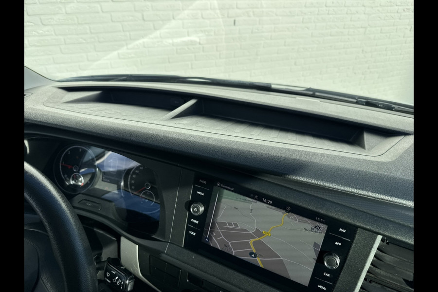 Volkswagen Transporter 2.0 TDI L2H3 28 Comfortline Carplay Cruise Navigatie Airco Trekhaak 3 Zitplaatsen