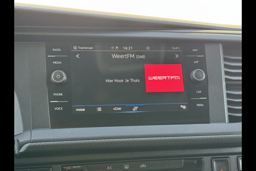 Volkswagen Transporter 2.0 TDI L2H3 28 Comfortline Carplay Cruise Navigatie Airco Trekhaak 3 Zitplaatsen