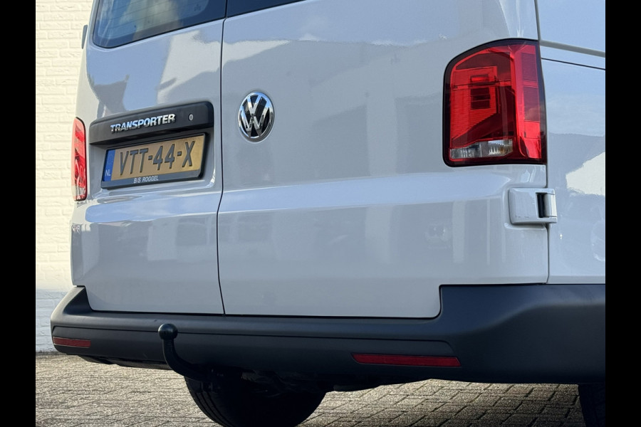 Volkswagen Transporter 2.0 TDI L2H3 28 Comfortline Carplay Cruise Navigatie Airco Trekhaak 3 Zitplaatsen