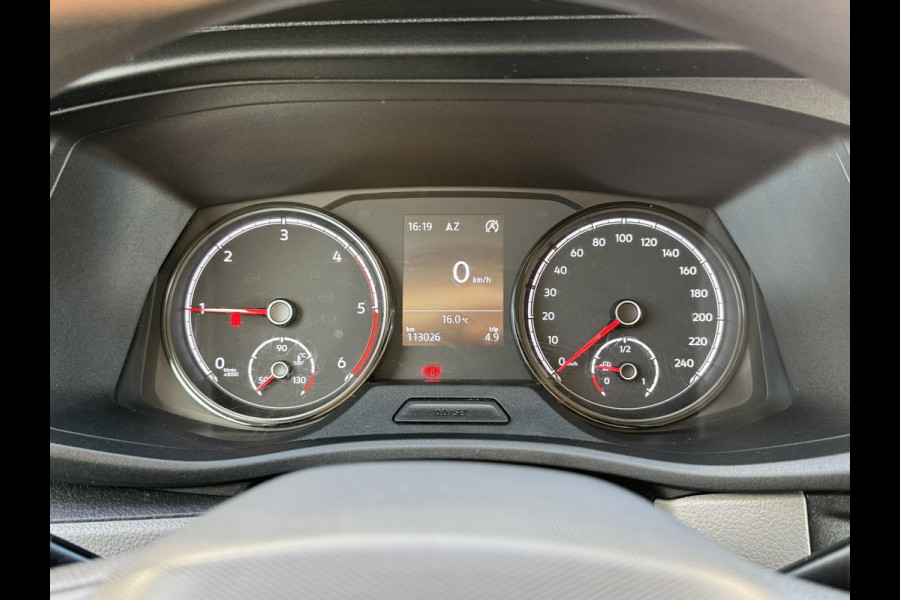 Volkswagen Transporter 2.0 TDI L2H3 28 Comfortline Carplay Cruise Navigatie Airco Trekhaak 3 Zitplaatsen