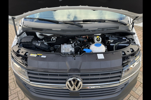 Volkswagen Transporter 2.0 TDI L2H3 28 Comfortline Carplay Cruise Navigatie Airco Trekhaak 3 Zitplaatsen