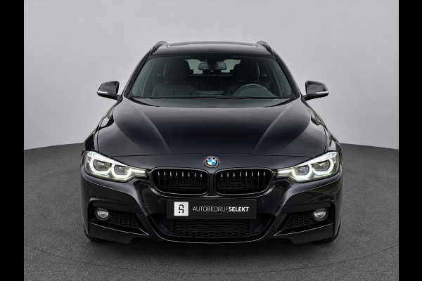 BMW 3 Serie Touring 318i M-Sport | Panorama | 19 inch | LED | Camera | Stoelverwarming | Leer | Elektr. achterklep