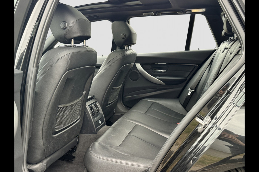 BMW 3 Serie Touring 318i M-Sport | Panorama | 19 inch | LED | Camera | Stoelverwarming | Leer | Elektr. achterklep