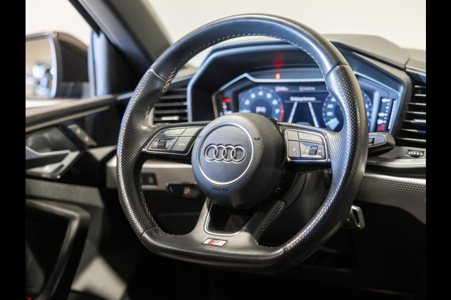 Audi A1 Sportback 25 TFSI S-Line edition / 95pk / NAP / Afgevlakt stuurwiel / Cruise control /